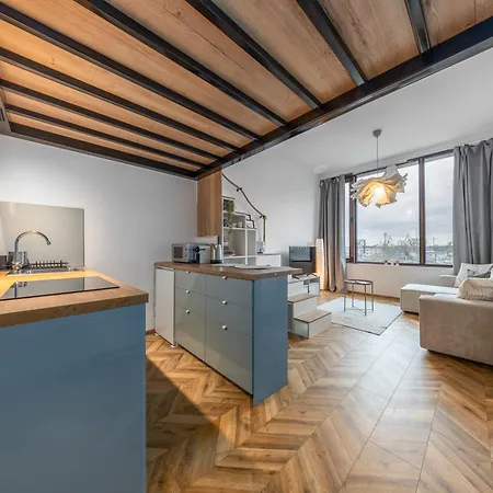 Apollo Luxe, Near Downtown, Private Parking شقة براتسيلافا